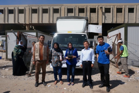 DQE international staff take essential supplies to Bahirka camp in Erbil